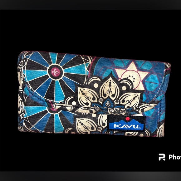 Kavu Handbags - KAVU COLORFUL DESIGN WALLET